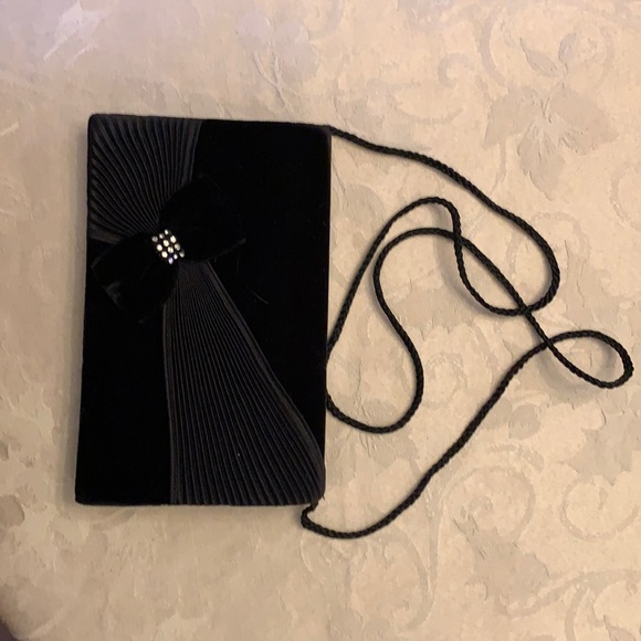 Black velvet evening bag - Picture 1 of 4